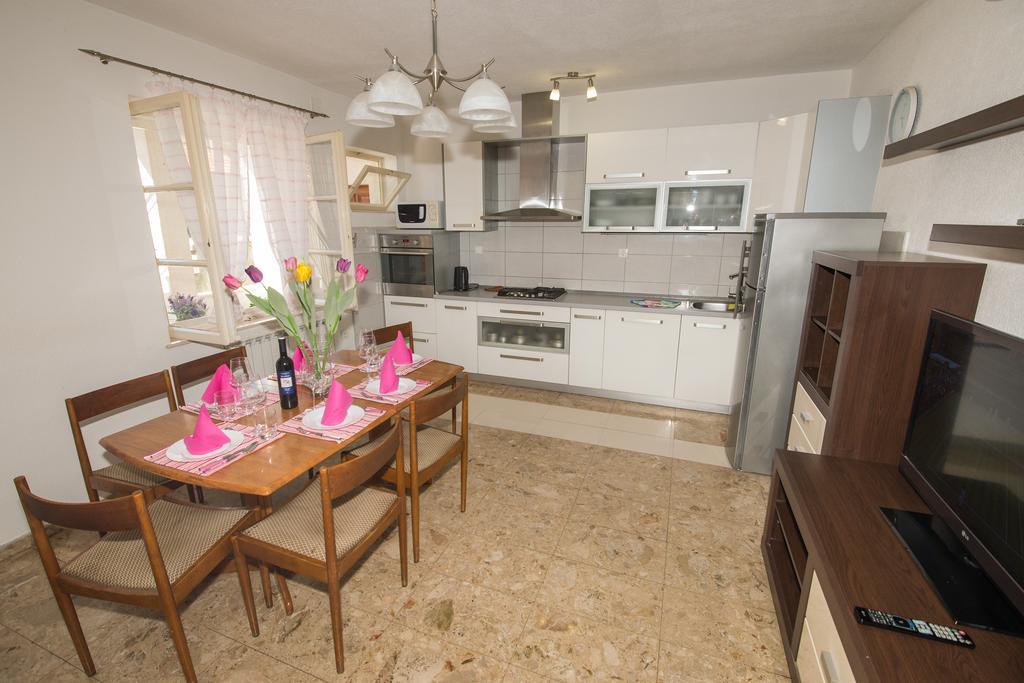 Apartments Marieta Makarska Esterno foto