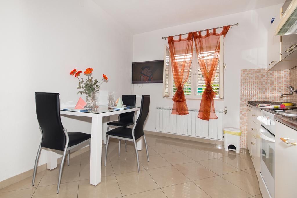 Apartments Marieta Makarska Esterno foto