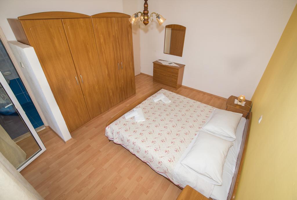 Apartments Marieta Makarska Esterno foto